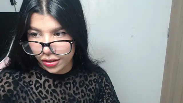 Snapshot of MayaScott11 chatting on May 2026 09:27:02 AM MayaScott11 online show from May 2026 09:27:02 AM