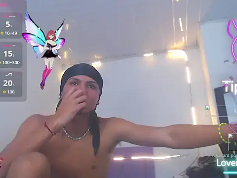 whitneytt online show from December 2025 07:05:01 AM