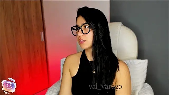 Snapshot of val_varago chatting on September 2025 03:41:02 AM val varago online show from September 2025 03:41:02 AM
