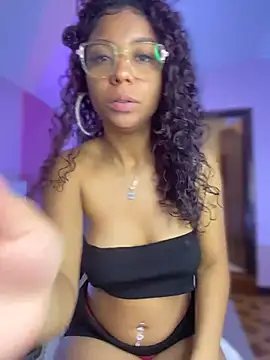 Snapshot of PrettyTiana_ chatting on November 2025 09:17:01 PM PrettyTiana online show from November 2025 09:17:01 PM