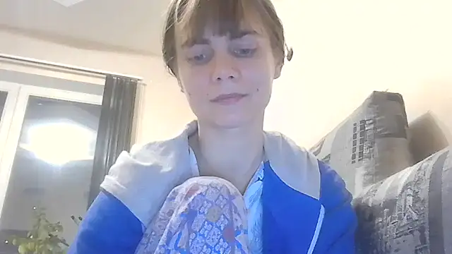 Loriven online show from November 2025 06:40:02 PM