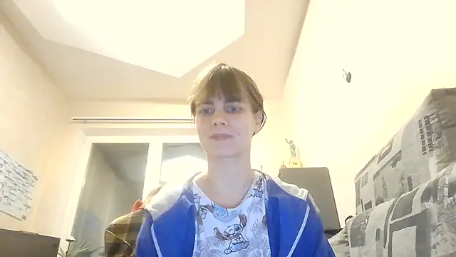 Loriven online show from November 2025 06:53:01 PM