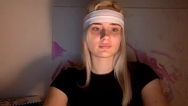 Snapshot of Rosvann chatting on September 2025 04:10:02 PM Rosvann online show from September 2025 04:10:02 PM