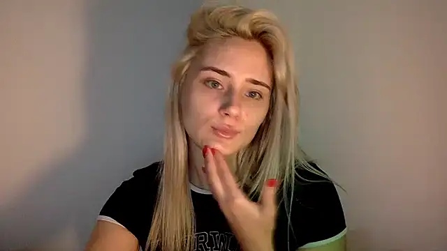 Snapshot of Rosvann chatting on November 2025 05:18:01 PM Rosvann online show from November 2025 05:18:01 PM