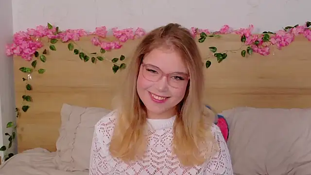 Snapshot of Lilith_Bonheur chatting on October 2025 09:22:01 PM Lilith Bonheur online show from October 2025 09:22:01 PM