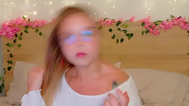 Snapshot of Lilith_Bonheur chatting on November 2025 09:24:02 PM Lilith Bonheur online show from November 2025 09:24:02 PM