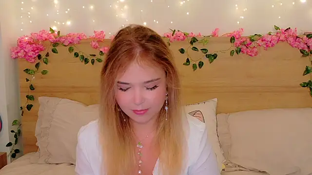 Snapshot of Lilith_Bonheur chatting on November 2025 10:08:02 PM Lilith Bonheur online show from November 2025 10:08:02 PM