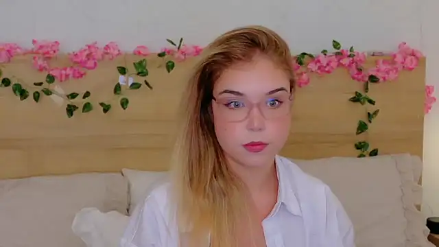 Snapshot of Lilith_Bonheur chatting on November 2025 10:24:01 PM Lilith Bonheur online show from November 2025 10:24:01 PM