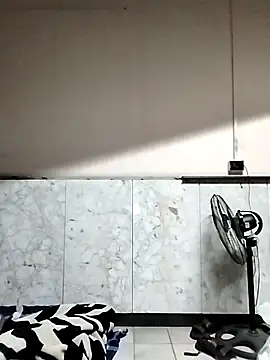 Snapshot of Kwasi-a chatting on November 2025 04:23:01 AM Kwasi-a online show from November 2025 04:23:01 AM