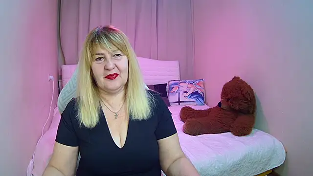 Snapshot of EmmaEllison chatting on February 2026 07:16:02 AM EmmaEllison online show from February 2026 07:16:02 AM