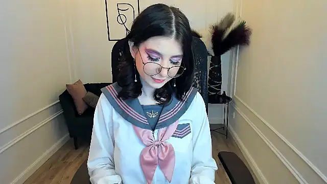 MeLLSawertyq online show from September 2025 01:05:02 PM