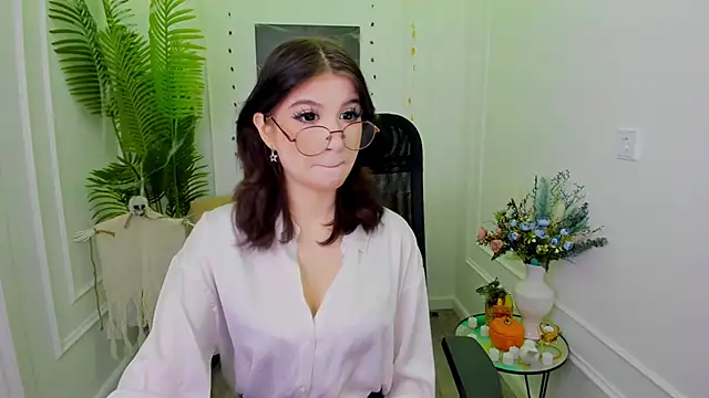 MeLLSawertyq online show from October 2025 07:42:02 PM