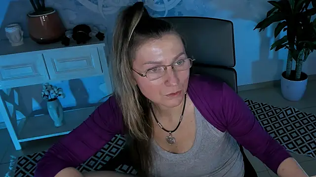 Snapshot of UmaSpace chatting on November 2025 05:09:02 AM UmaSpace online show from November 2025 05:09:02 AM