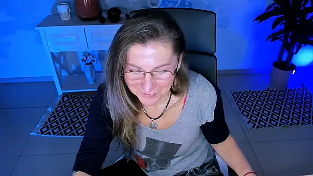 Snapshot of UmaSpace chatting on November 2025 05:10:01 AM UmaSpace online show from November 2025 05:10:01 AM