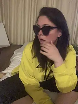 Mia Winters online show from June 2026 09:39:01 PM