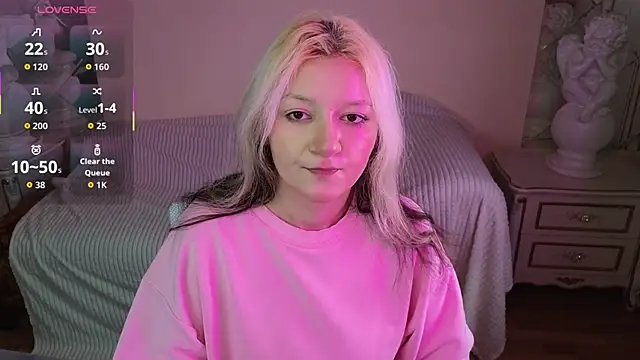 Snapshot of JuicyLullu chatting on December 2025 11:15:01 AM JuicyLullu online show from December 2025 11:15:01 AM