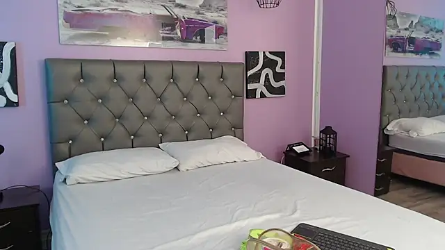 Snapshot of Sabriinaa_Foxx chatting on December 2025 03:43:01 PM Sabriinaa Foxx online show from December 2025 03:43:01 PM