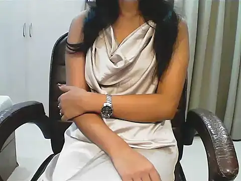 short girl  online show from November 2025 05:01:02 PM