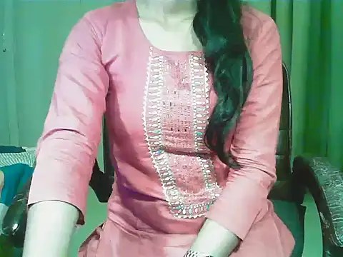 Snapshot of short_girl_ chatting on January 2026 04:55:01 PM short girl online show from January 2026 04:55:01 PM