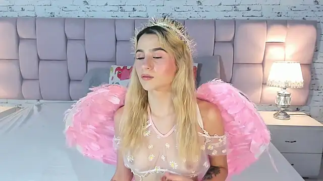 Snapshot of ChloeLaurentt chatting on October 2025 05:26:02 AM ChloeLaurentt online show from October 2025 05:26:02 AM