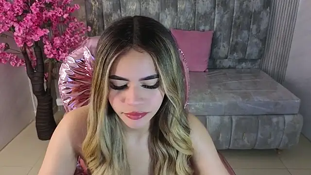 Snapshot of lilith4_s chatting on November 2025 03:07:01 AM lilith4 s online show from November 2025 03:07:01 AM