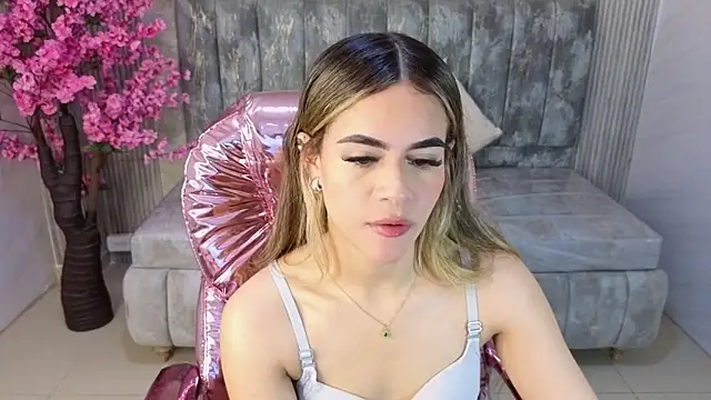 Snapshot of lilith4_s chatting on November 2025 08:19:02 PM lilith4 s online show from November 2025 08:19:02 PM