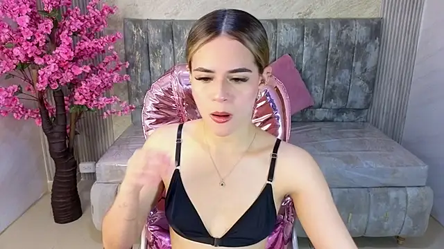 Snapshot of lilith4_s chatting on November 2025 08:08:02 PM lilith4 s online show from November 2025 08:08:02 PM