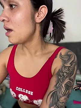 Isabella-Teen online show from December 2025 02:06:01 AM