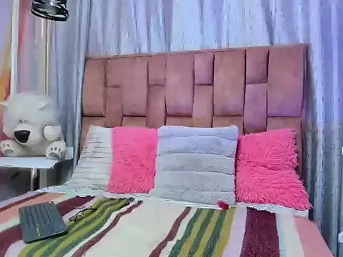 Snapshot of alix_noa chatting on November 2025 07:45:02 PM alix noa online show from November 2025 07:45:02 PM