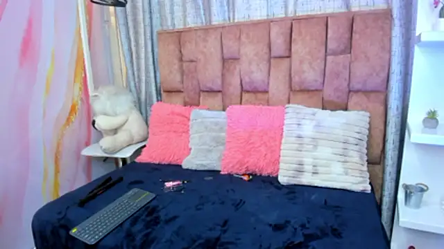 Snapshot of alix_noa chatting on November 2025 07:27:01 PM alix noa online show from November 2025 07:27:01 PM