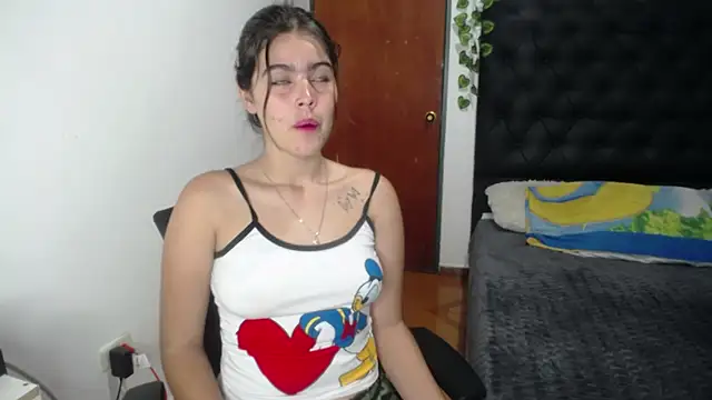 Snapshot of isabel_09 chatting on October 2025 03:07:02 AM isabel 09 online show from October 2025 03:07:02 AM