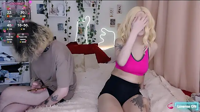 meow on da cam online show from November 2025 08:36:02 PM