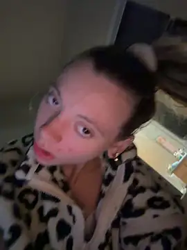 cuminhot69 online show from November 2025 12:26:01 PM