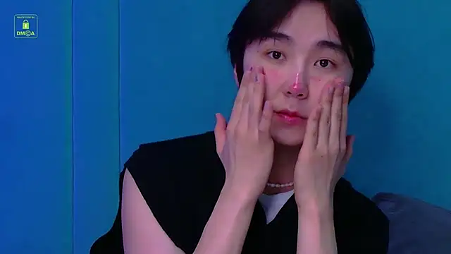 HeejinWang online show from April 2026 08:20:01 PM