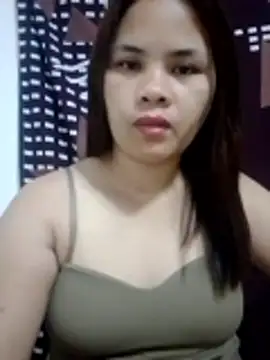 Snapshot of sweet_bella16 chatting on November 2025 02:10:01 PM sweet bella16 online show from November 2025 02:10:01 PM