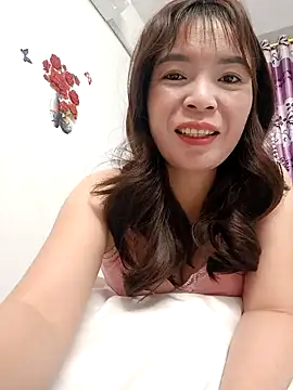 Livelulu online show from October 2025 01:04:02 AM
