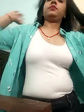 Snapshot of Mahira_Kapoor chatting on September 2025 08:25:01 AM Mahira Kapoor online show from September 2025 08:25:01 AM