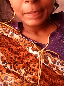 Snapshot of Miss_linaa chatting on November 2025 06:25:02 AM Miss linaa online show from November 2025 06:25:02 AM