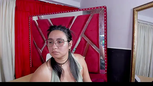 Luna021 1 online show from September 2025 07:30:02 PM