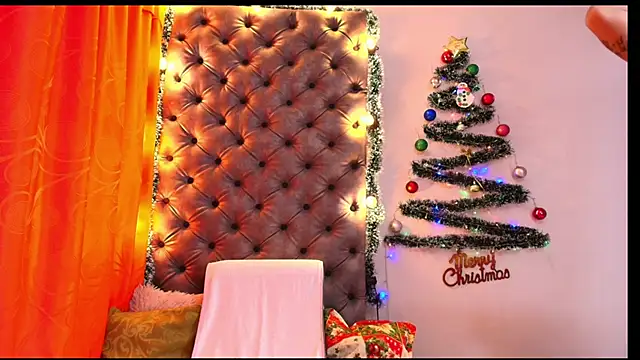 Luna021 1 online show from December 2025 08:04:01 PM