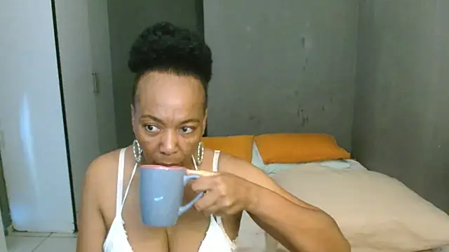 Lillyan N online show from March 2026 10:31:01 AM