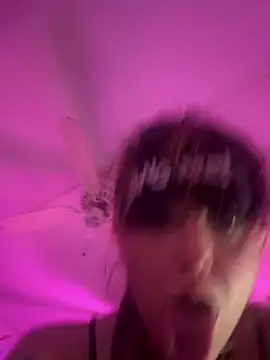 Snapshot of darnette_daisy chatting on December 2025 01:06:01 PM darnette daisy online show from December 2025 01:06:01 PM