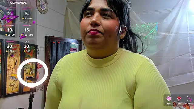 Girl luna  online show from September 2025 06:41:02 PM