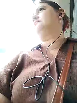 Snapshot of Flacara100 chatting on September 2025 06:58:02 AM Flacara100 online show from September 2025 06:58:02 AM