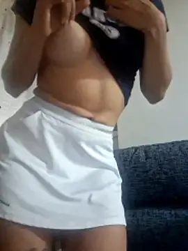 Lauraxxsteen online show from May 2026 04:01:01 PM