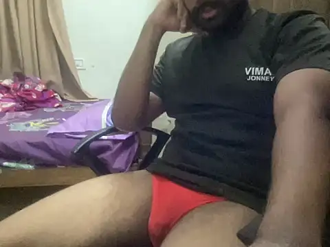 johny lovee online show from October 2025 10:32:02 PM