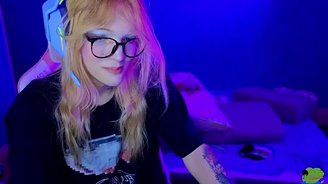 Snapshot of bekvafluttershy chatting on November 2025 01:37:01 AM bekvafluttershy online show from November 2025 01:37:01 AM