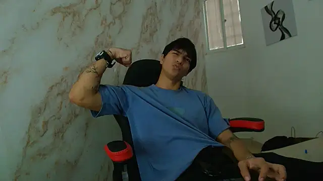 Snapshot of toji_luxxer chatting on December 2025 08:04:02 PM toji luxxer online show from December 2025 08:04:02 PM