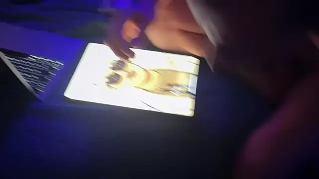 Snapshot of Pedroomp chatting on October 2025 08:53:02 PM Pedroomp online show from October 2025 08:53:02 PM