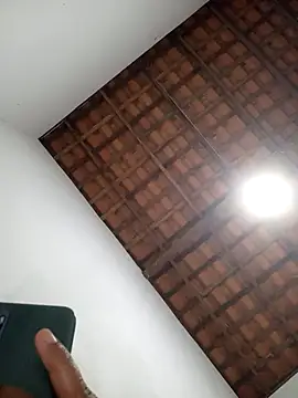 Milenvs online show from October 2025 04:46:01 AM